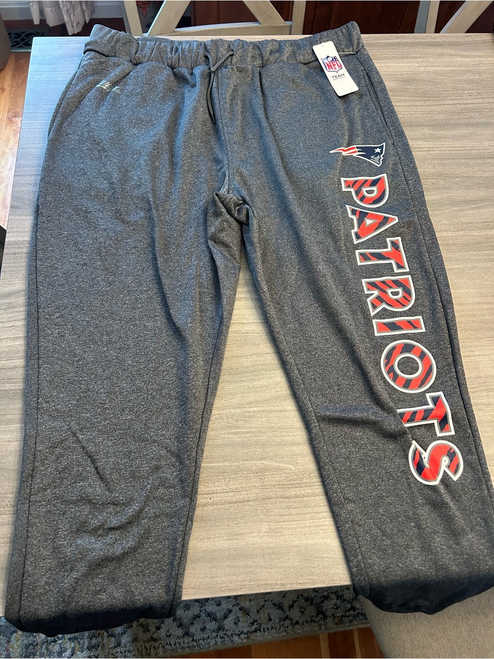 NFL Zubaz New England Patriots Charcoal Gray Team Logo Lounge Pants
